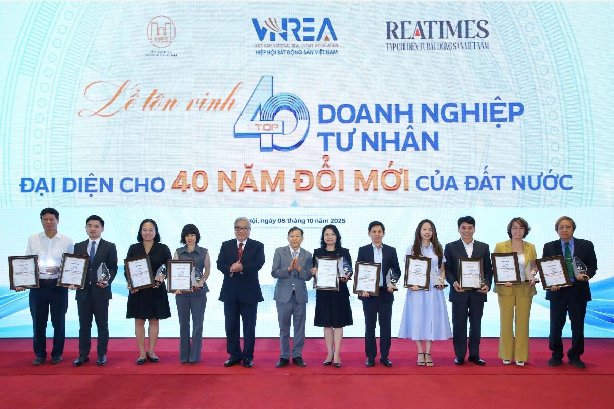 top-403-1760004028.jpg