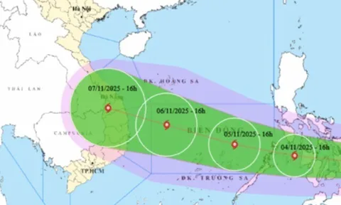 Bão Kalmaegi ngày càng mạnh thêm, khi vào Biển Đông có thể giật tới cấp 16-17