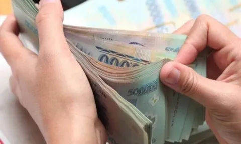 Ép vợ, chồng, con cái đóng góp tài chính quá khả năng sẽ bị phạt tới 30 triệu