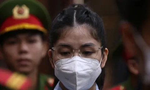 Bị cáo Hằng Du Mục xin giảm nhẹ vì "còn sữa nuôi con và vẫn vắt sữa hàng ngày"