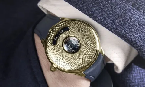 Điểm gây lấn cấn ở đồng hồ kiểu đĩa bay UFO