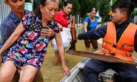 "Nước dâng quá dữ dội, người lớn tuổi nhất cũng chưa từng chứng kiến"