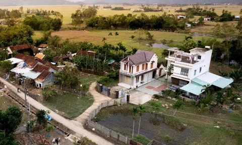 Thăm lại căn nhà bị tin đồn ác ý và những chuyến đò trong đêm lũ lịch sử