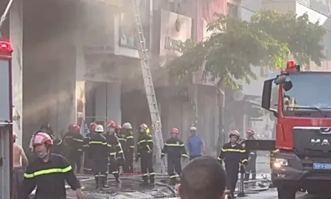 Cháy tại một thẩm mỹ viện ở TPHCM