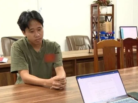 Chiếm đoạt tiền ủng hộ đoàn thiện nguyện đi vùng bị lũ