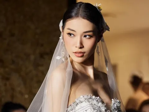 'Hoa khôi bóng chuyền' thử sức váy cưới