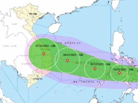 Bão Kalmaegi ngày càng mạnh thêm, khi vào Biển Đông có thể giật tới cấp 16-17