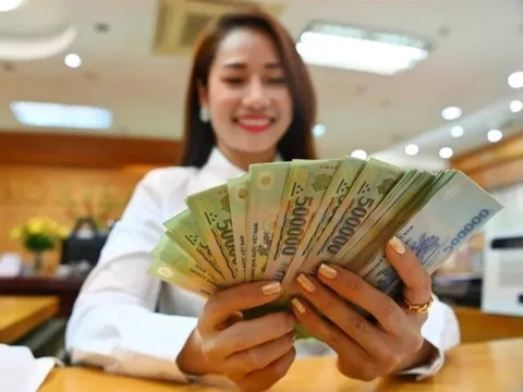 Chế độ của công chức làm thêm đợt Tết Bính Ngọ