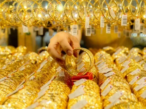 Giá vàng quay đầu giảm